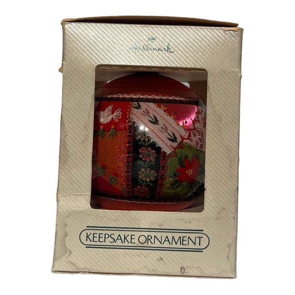 Hallmark Keepsake Ornament Vtg  1982 "A Grandmother Is Love” Unbreakable Satin - Picture 9 of 12